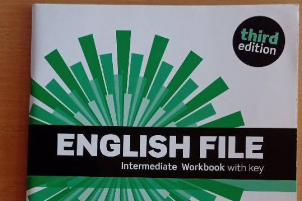 English File - Intermediate Students book- Workbook with key