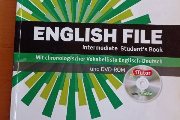 English File - Intermediate Students book - 3. edition