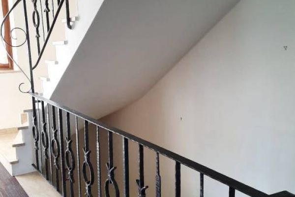 Treppenhausgeländer - handgeschmiedet - Farbe schwarz-grau