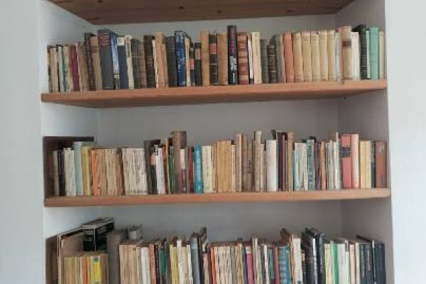 (Antiquarische) Bücher .... und anderes in Meran Altstadt abzugeben.
