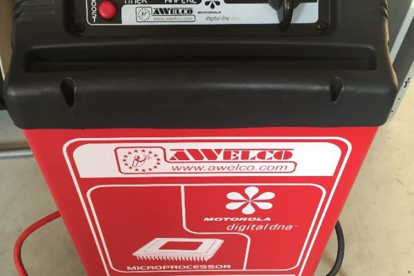 AWELCO THORMATIC 350 Professionelles Batterieladegerät 12V/24V