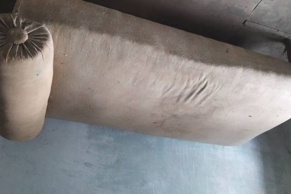 Verkaufe alte Couch