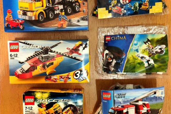 6 verschiedene LEGO - Modelle, alle Teile sind komplett enthalten