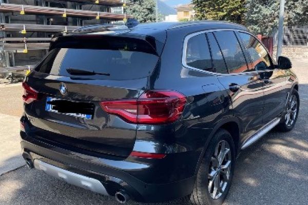 BMW xDrive 30 d xLine zu verkaufen