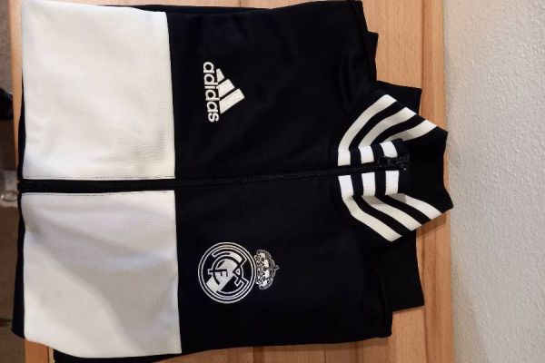verkaufe neue adidas Jacke Real Madrid XS