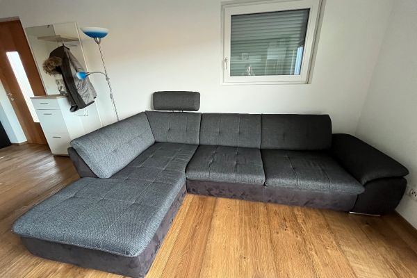 Verkaufe Couch / Sofa / Divan neuwertig