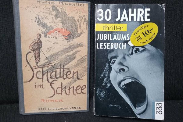 Bücher-Schatten im Schnee  +  30 Jahre thriller jubiläums Lesebuch