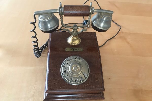 Antikes Telefon für Dekoration