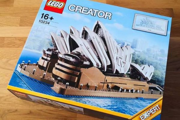 Lego 10234 Sydney Opera House