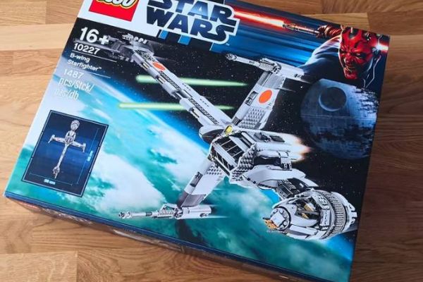 Lego 10227 B-wing Starfighter UCS