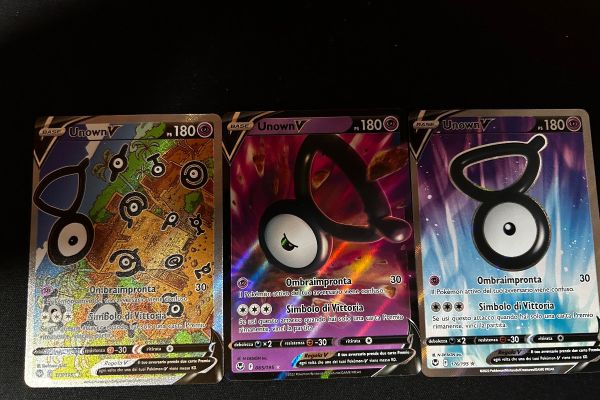 Drei Unknown V Pokemon Karten (jede einzelne über 80€ wert)