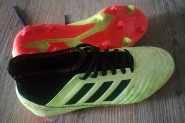 Fußballschuhe mit Stollen Gr. 37,5 Adidas