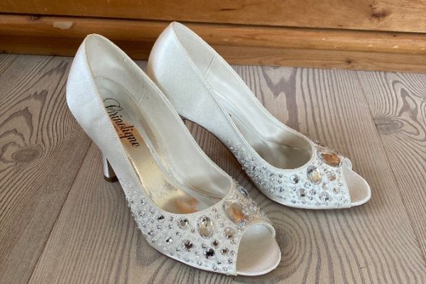 Weiße High Heels für Hochzeit oder Ball