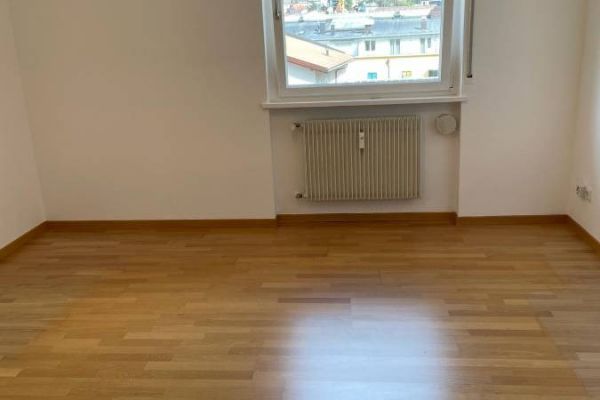 Sonnige große 5 Zimmer-Wohnung in Brixen zu vermieten