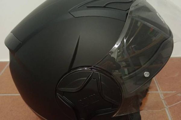 Neuwertiger Motorradhelm