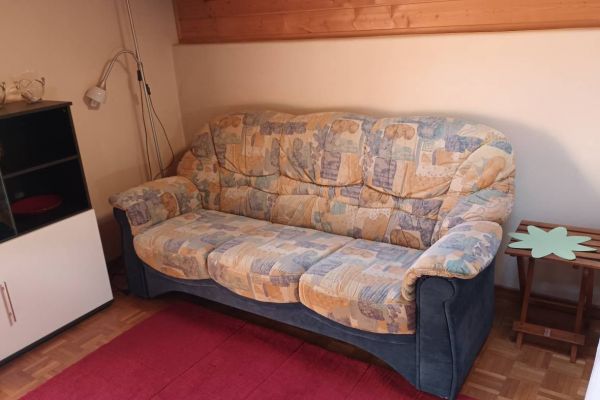 Sehr gut erhaltene Couch zu verschenken