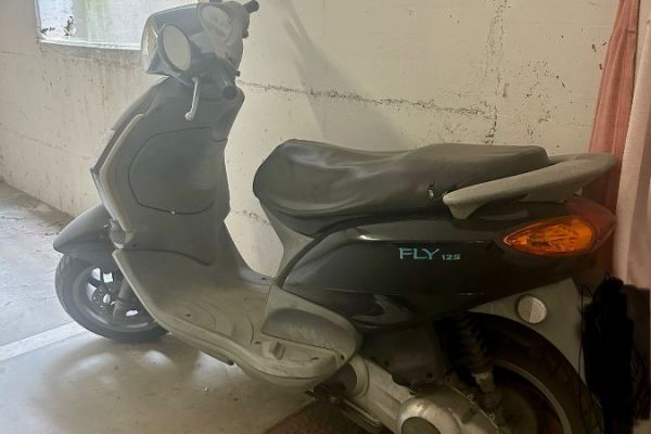 Scooter Piaggio Fly 125