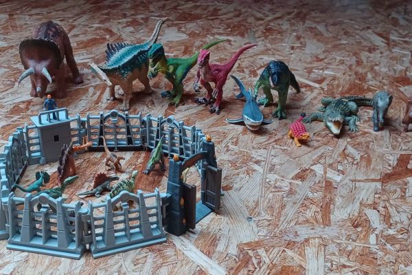 Verkaufe diverse Dinosaurier Figuren