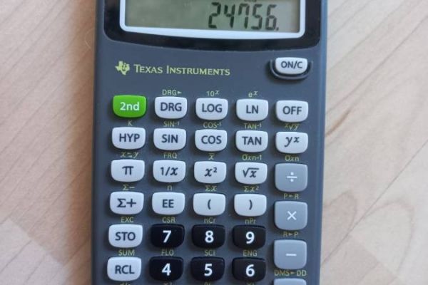 Taschenrechner Texas Instruments TI 30Xa mit Schutzhülle