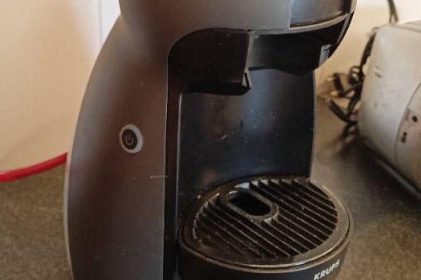 Verschenke Kaffeemaschine Nescafe Kapsel