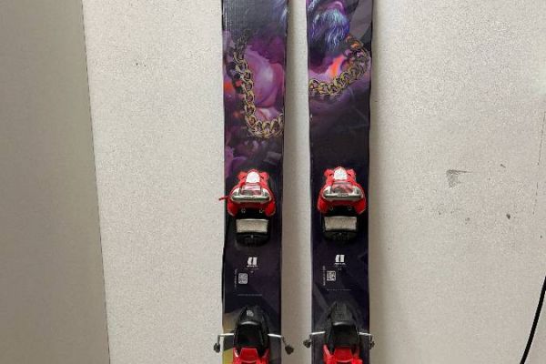 Armada Powder SKi