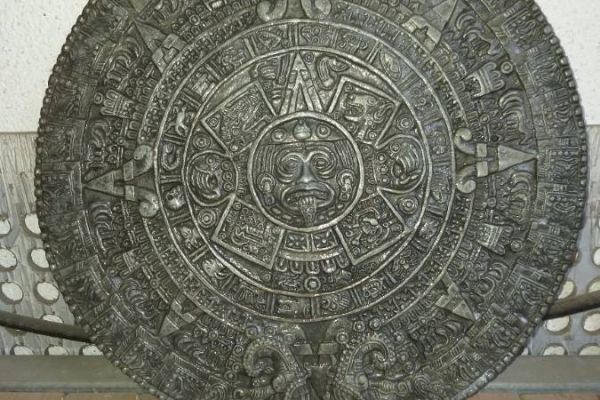 Aztekenkalender aus Zink 50 cm Durchmesser zur Wandmontage
