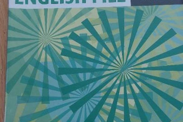 Verschiedene Oberschulbücher zu verschenken