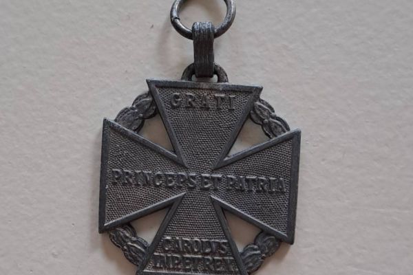 Military Medaille und Verdienstkreuz