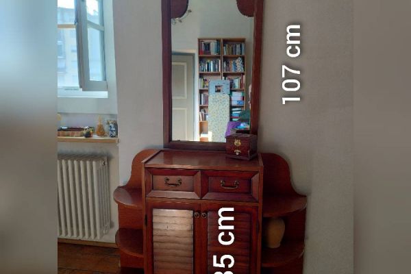 Zweiteiliges Möbelstück