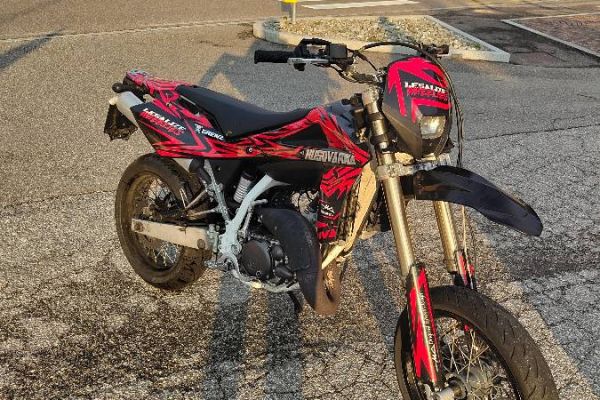 Supermotorrad Husqvarna 125 Sms