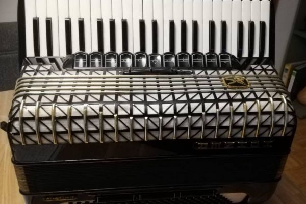 Hohner Atlantic IV De Luxe