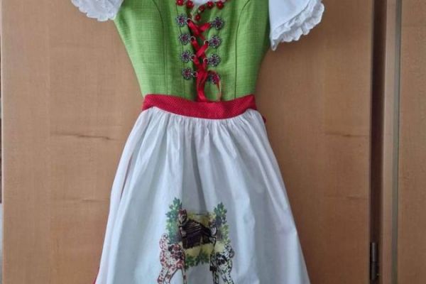 Dirndl zu verkaufen