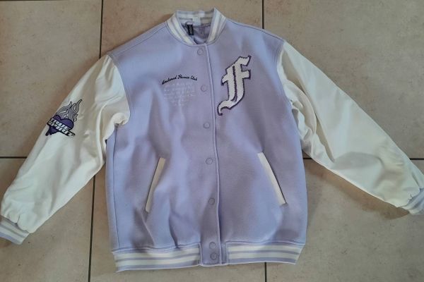 Coole lila Jacke für Jugendliche Größe 160
