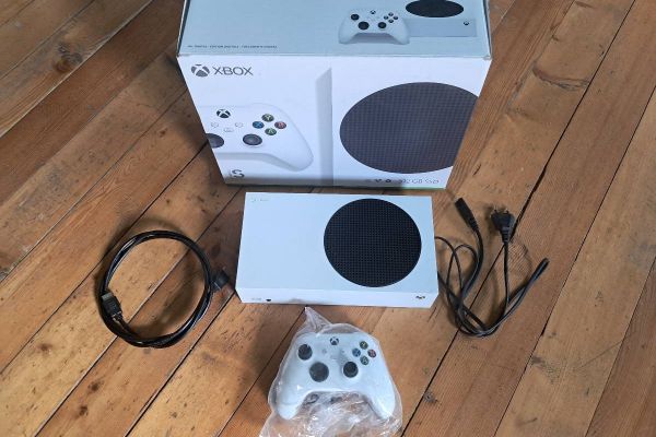 Xbox Series S 512 GB + Controller