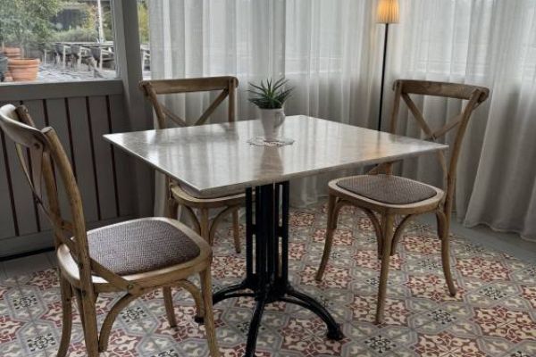 Tisch Bistro