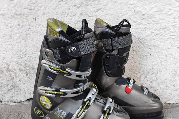Ski-Schuhe