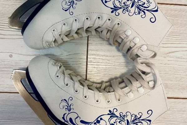 Schlittschuhe Weiss Kunstleder ( Oxelo )  Top Zustand.