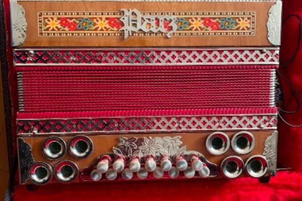 Selbst spielende zieh harmonika parz