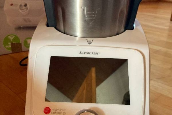 Küchenmaschine SilverCrest Monsieur Cuisine Connect - selten benutzt