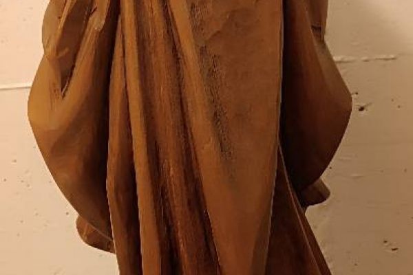 sehr alte Jesusstatue holzgeschnitzt