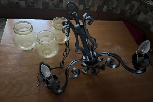 Antike Schmiedeiserne Lampe