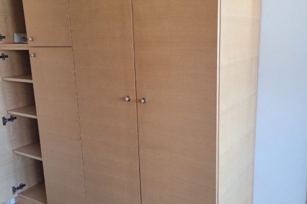 Kleiderschrank