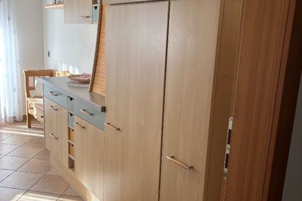Einbauküche mit Kochfeld, Kühlschrank und top Zustand