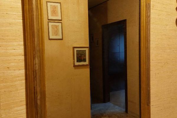 Specchio con cornice dorata