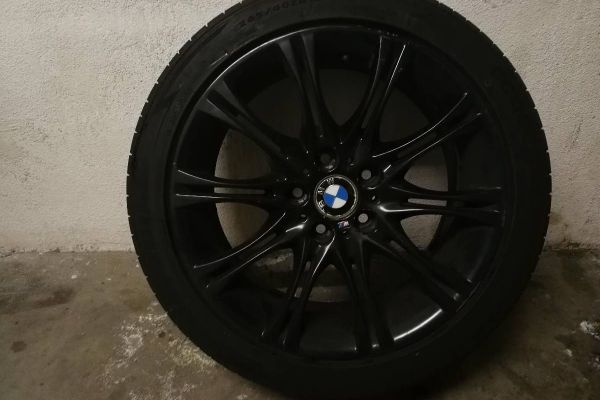 4 Sommerreifen mit original BMW Alufelgen 245/40 R18 M-Sport
