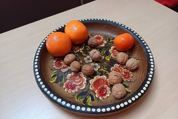Sehr schönes handbemaltes Holzteller