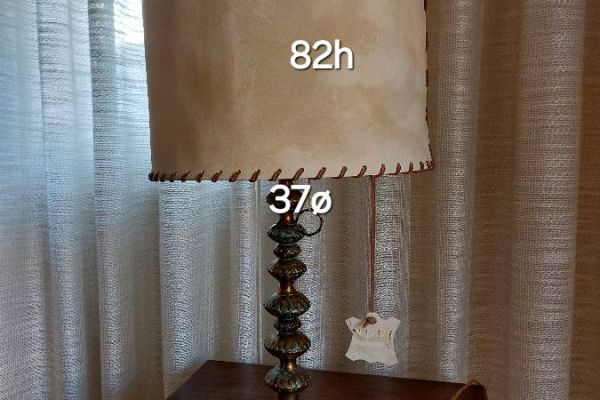 lampada da tavolo ottone pelle