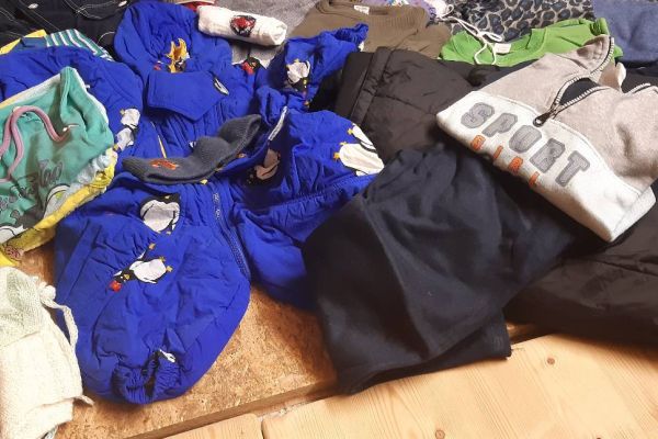 Baby- Kinderbekleidung