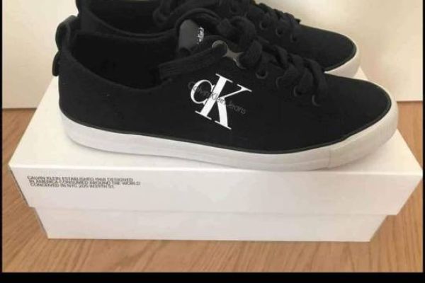 Neue CK Turnschuhe