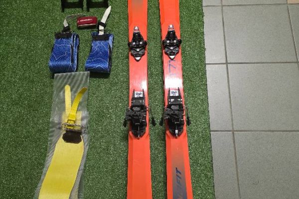 Dynafit Tour 82 Tourenski 171cm, zwei Paar Felle und ATK Harscheisen
